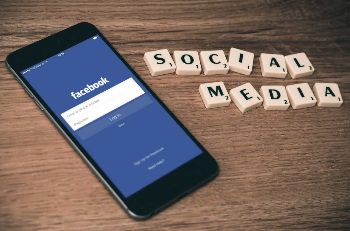 Lider wśród fanów - Facebook gratyfikuje zaangażowanie fanów odznaką